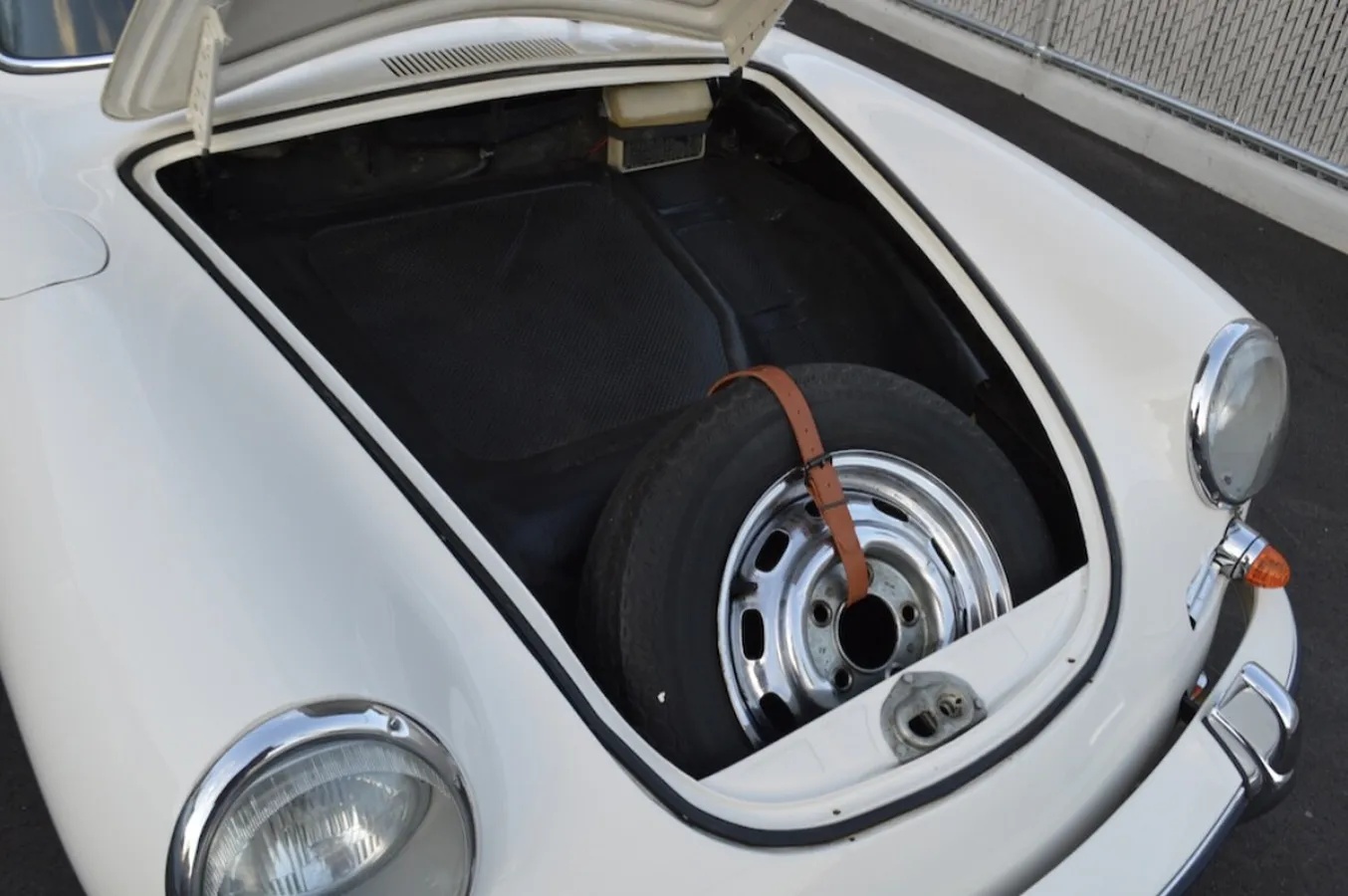 Porsche-356c-1965-10