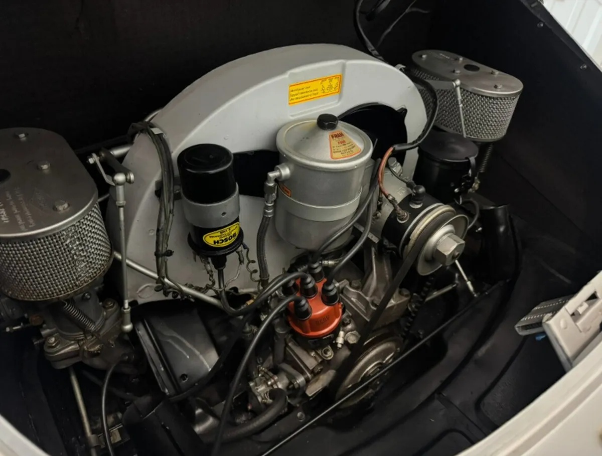 Porsche-356c-1965-6206-Silver-Metallic-Onyx-Black-3