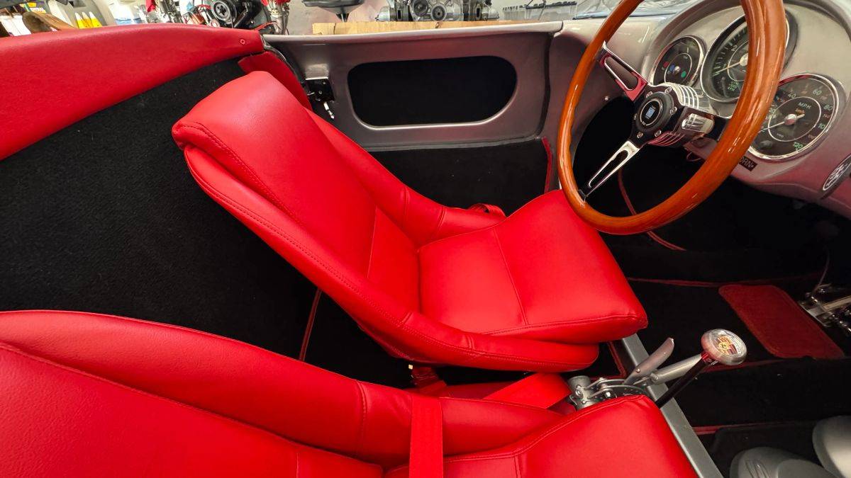 Porsche-550-spyder-replica-1955-silver-14