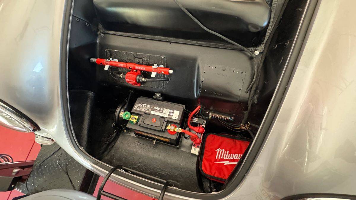 Porsche-550-spyder-replica-1955-silver-18