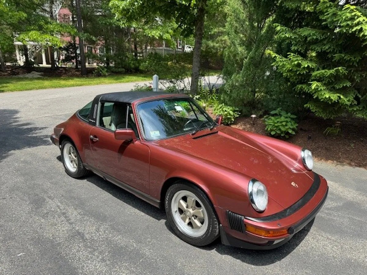 Porsche-911-1986-Garnet-Red-Metallic-Beige-5