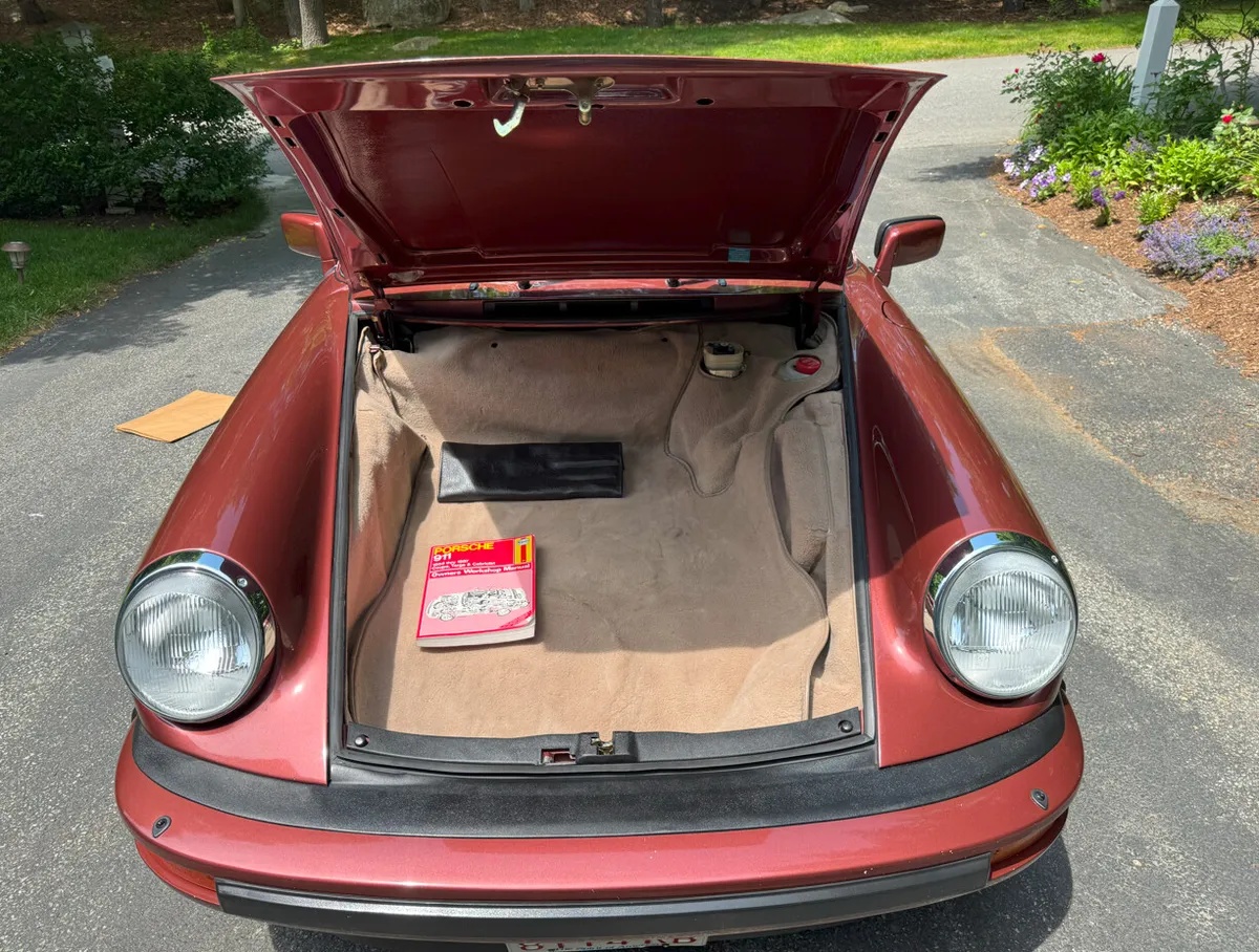 Porsche-911-1986-Garnet-Red-Metallic-Beige-8
