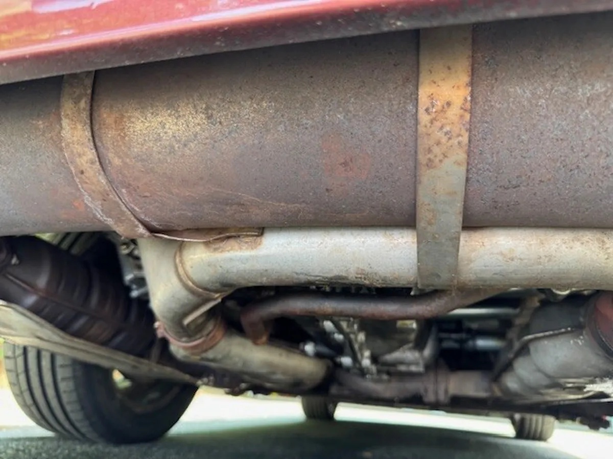 Porsche-911-1986-Garnet-Red-Metallic-Beige-9