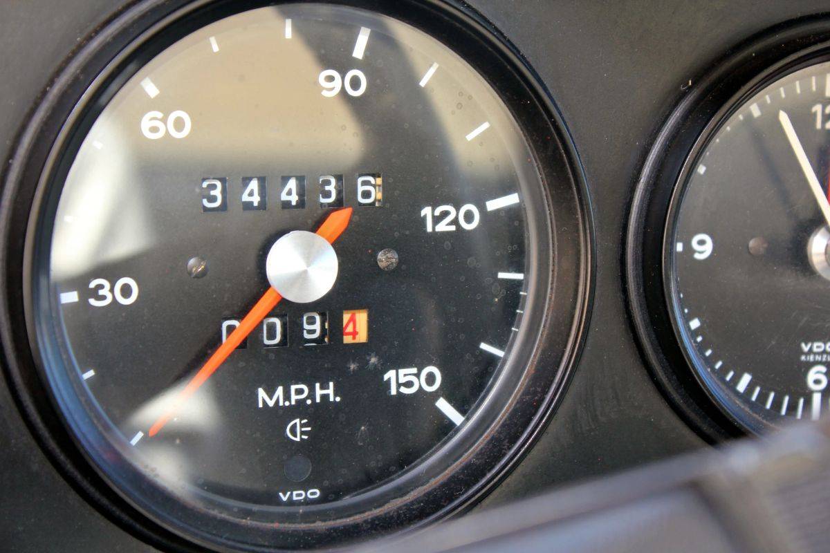 Porsche-911-t-coupe-1973-red-15