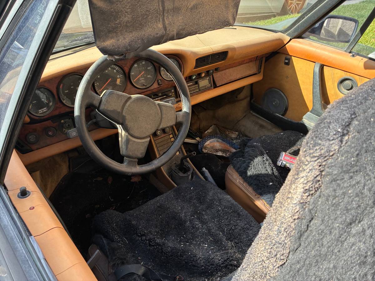 Porsche-911-turbo-1978-3