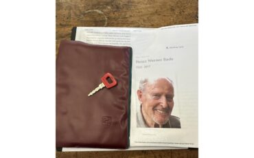 Porsche-911s-2dr-targa-1976-Platinum-metalic-Tan-15