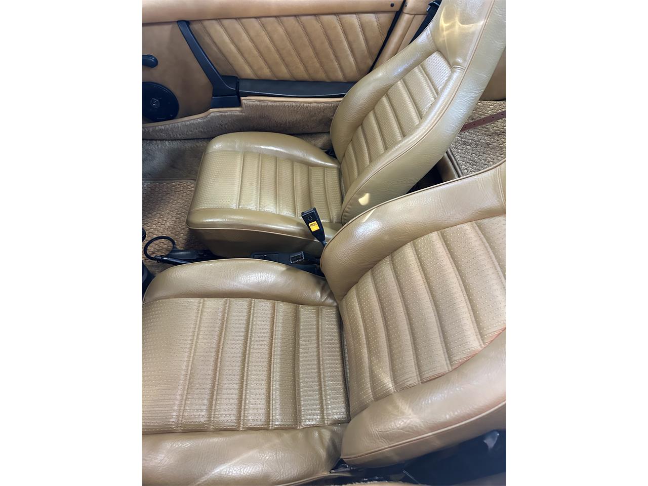 Porsche-911s-2dr-targa-1976-Platinum-metalic-Tan-9