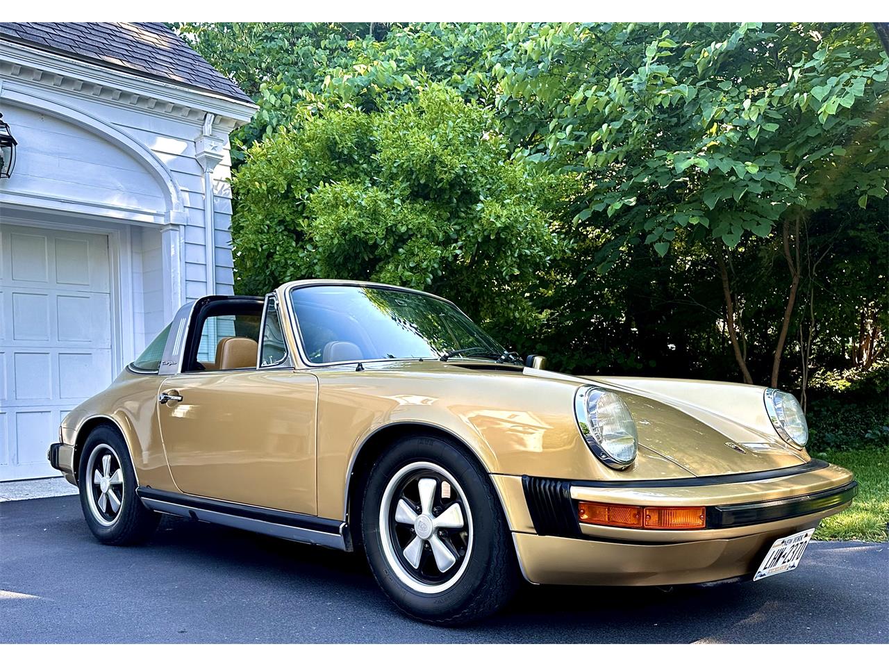 Porsche-911s-2dr-targa-1976-Platinum-metalic-Tan