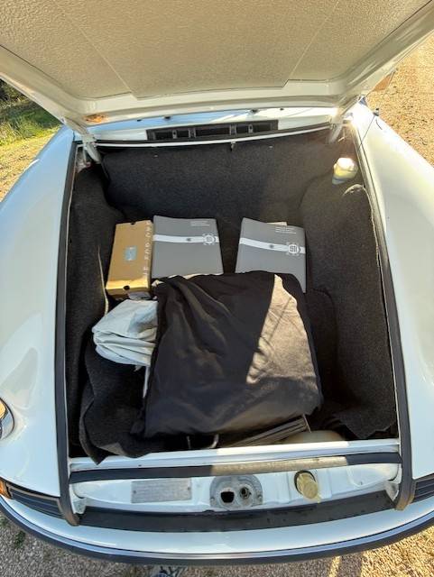 Porsche-911s-targa-1973-white-37