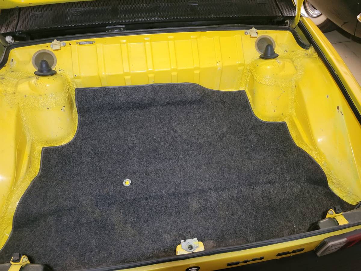 Porsche-914-2.0l-1976-yellow-10