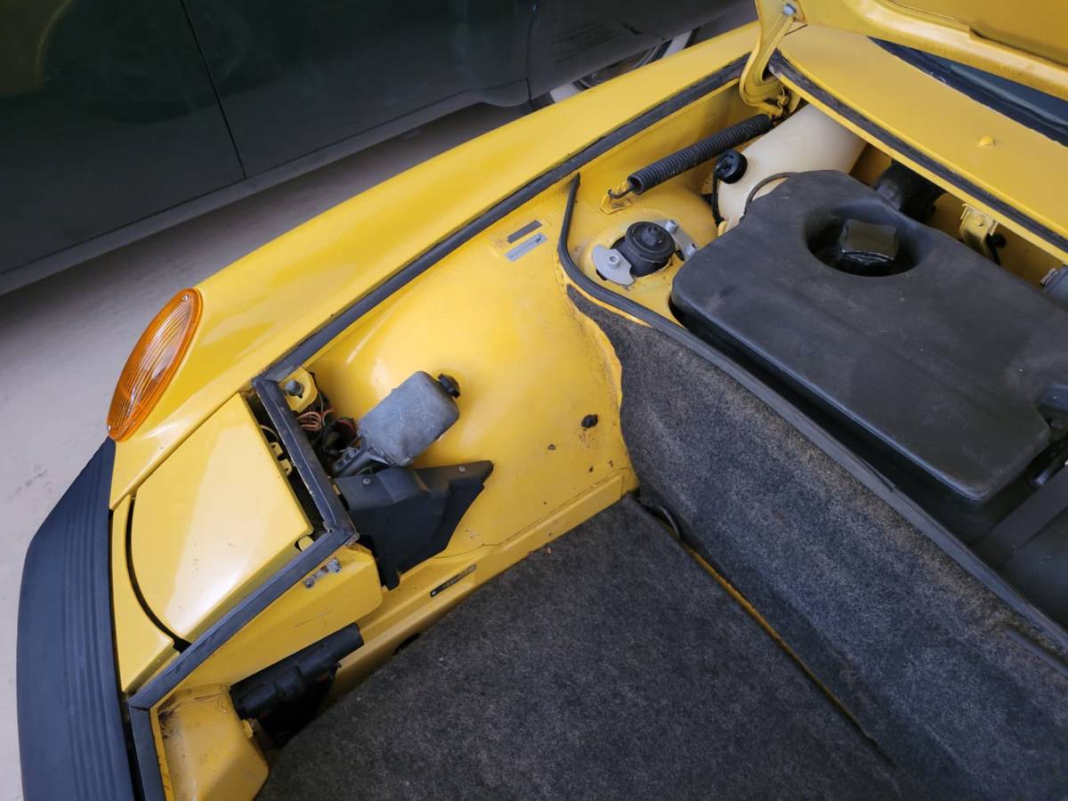 Porsche-914-2.0l-1976-yellow-5