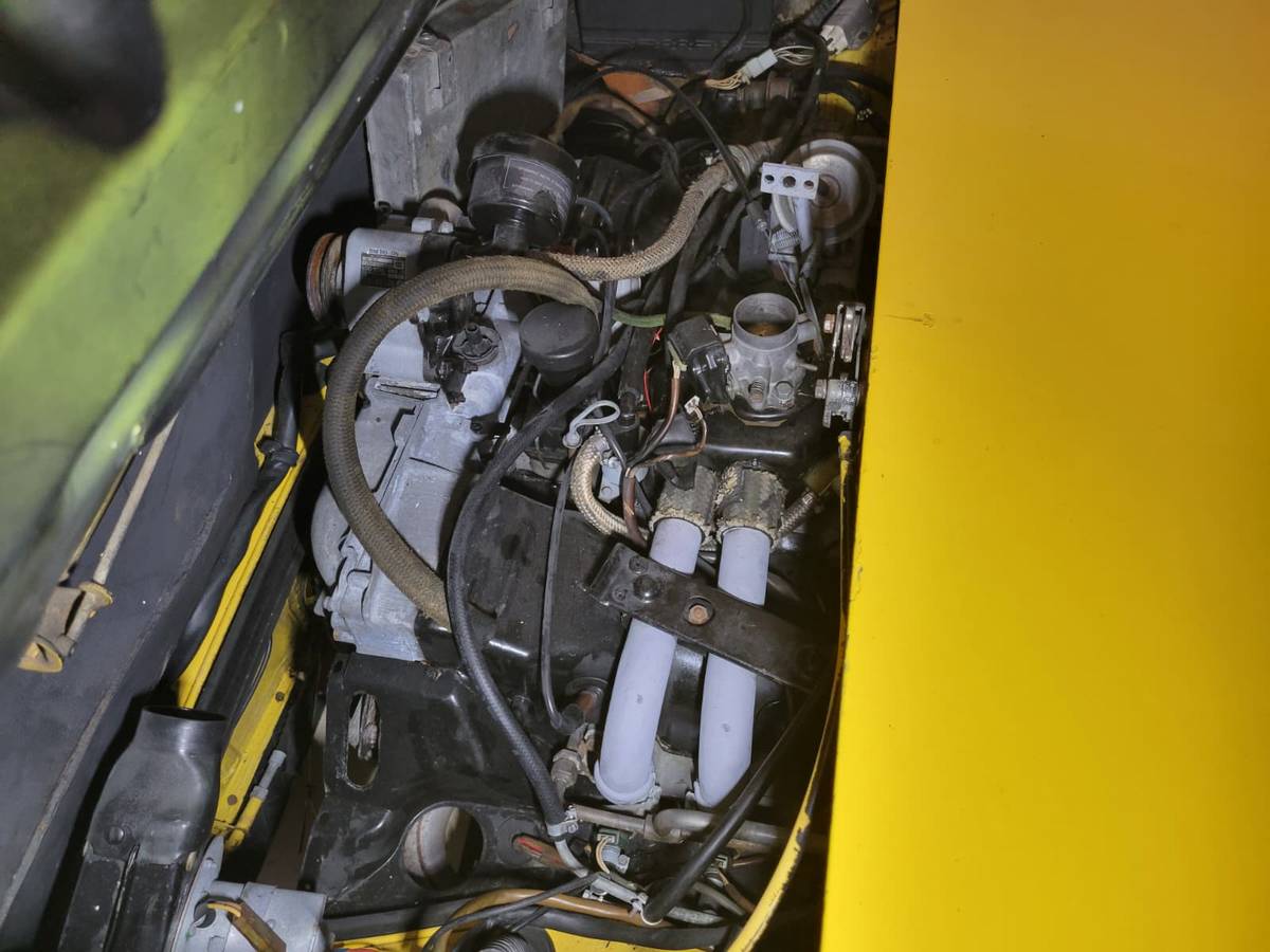 Porsche-914-2.0l-1976-yellow-9
