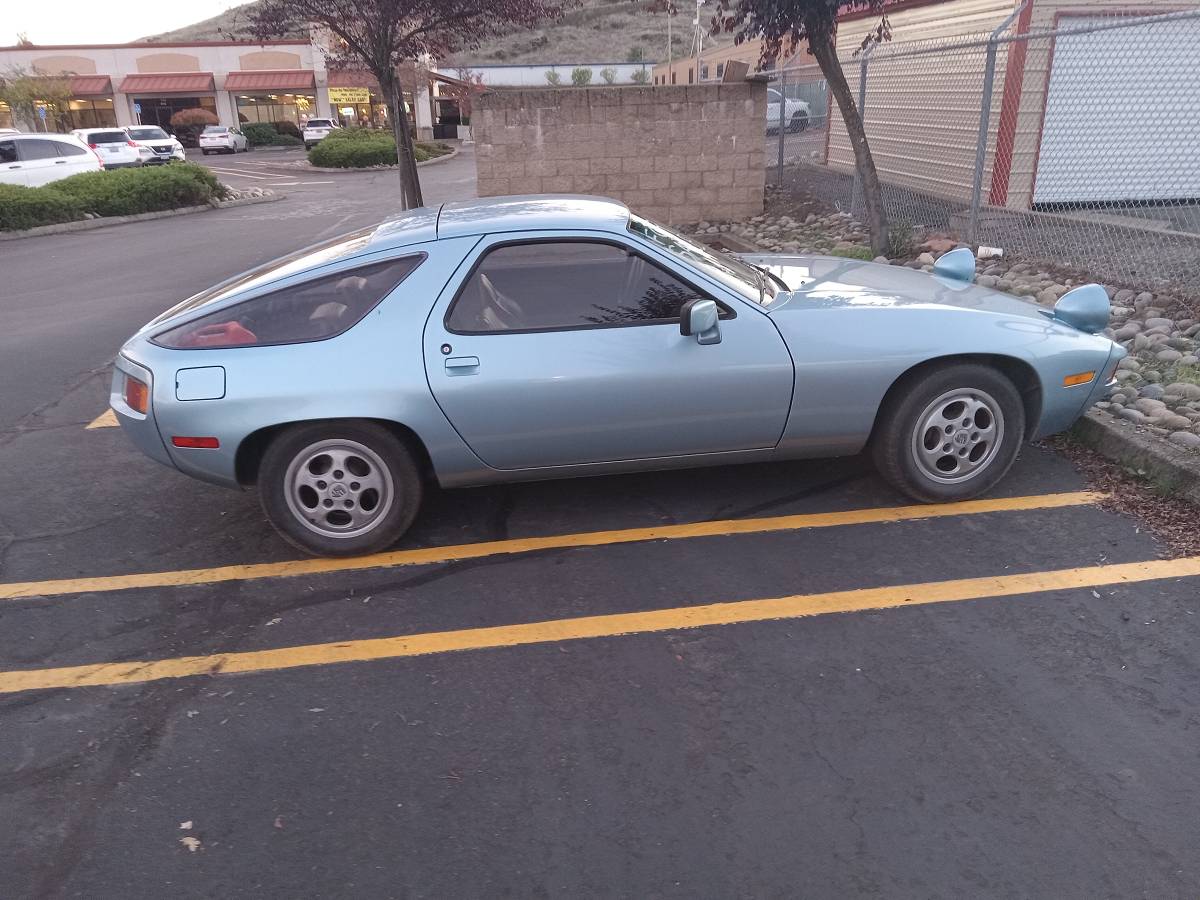 Porsche-928-1980-blue-2