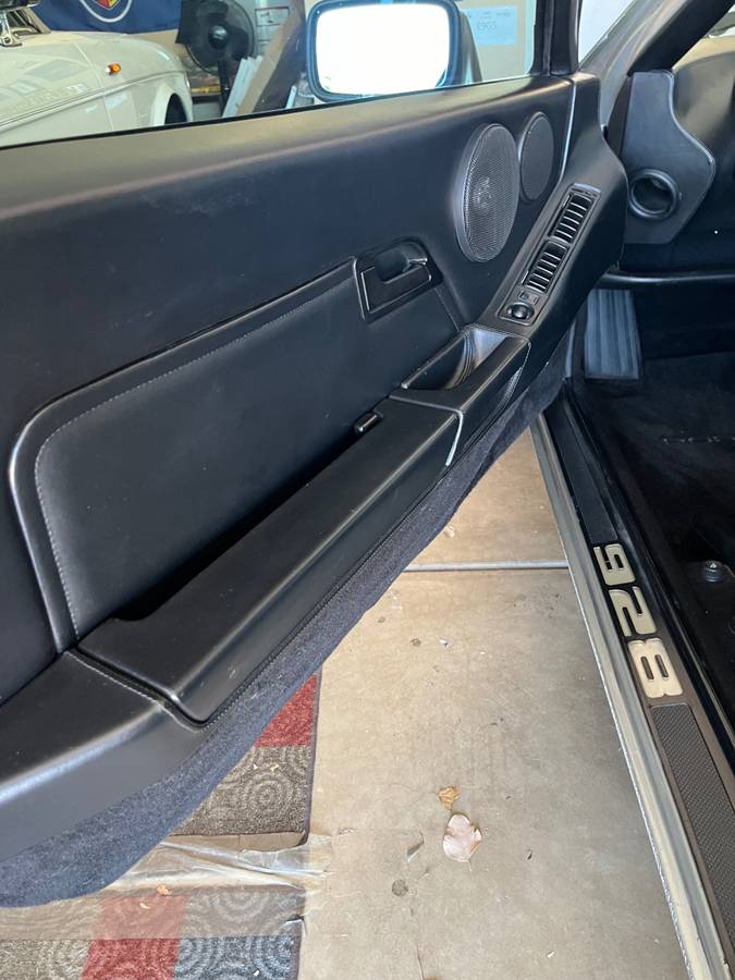 Porsche-928-1984-silver-12