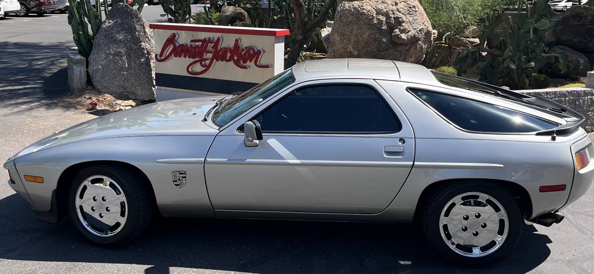 Porsche-928-1984-silver-4