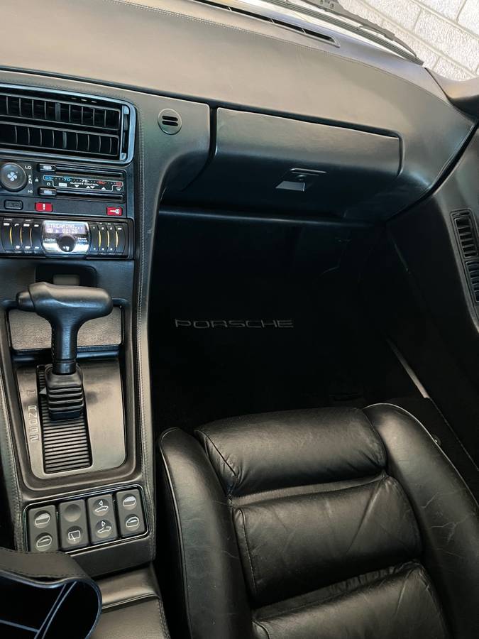 Porsche-928-1984-silver-8