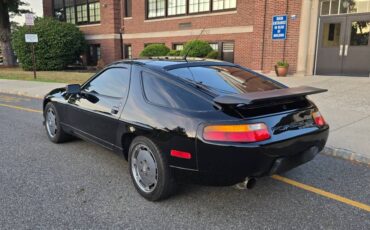 Porsche-928-1989-black-11
