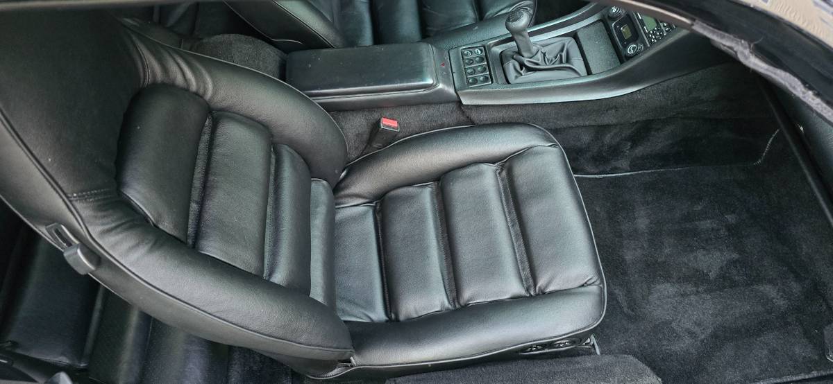 Porsche-928-1989-black-16