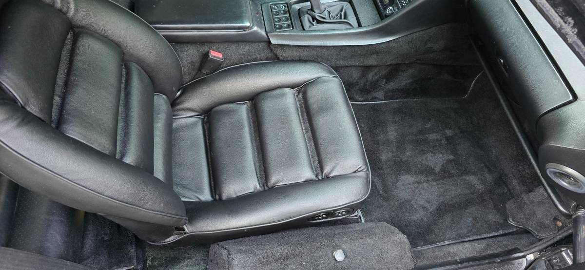 Porsche-928-1989-black-17