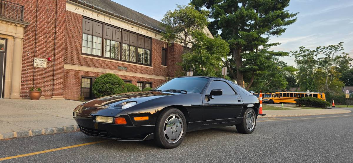 Porsche-928-1989-black