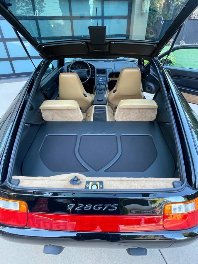 Porsche-928-gts-1994-black-18