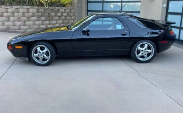 Porsche-928-gts-1994-black-2