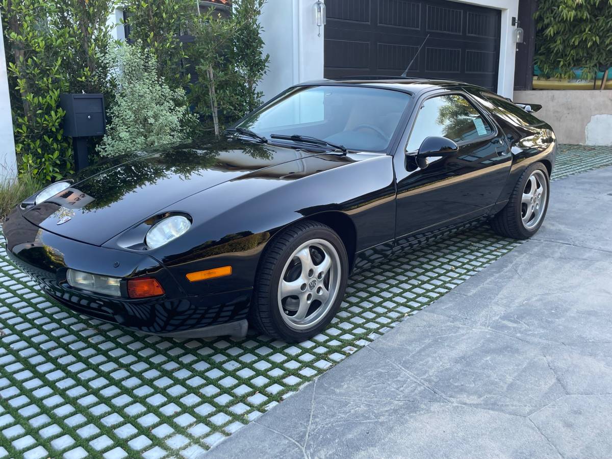 Porsche-928-gts-1994-black-23