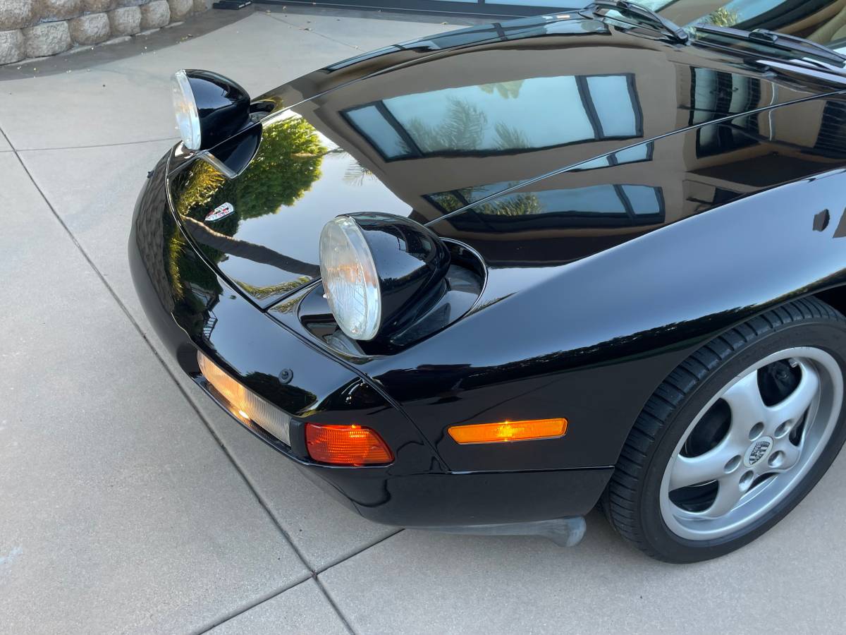 Porsche-928-gts-1994-black-4