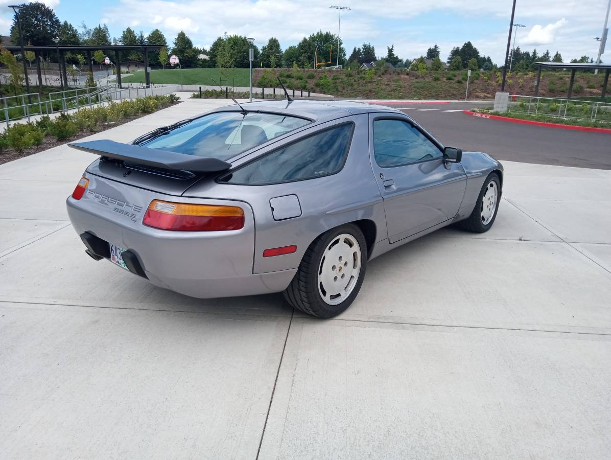 Porsche-928-s4-1989-silver-11