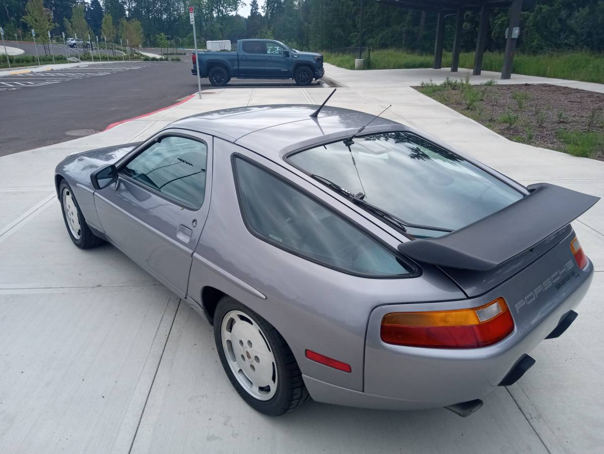 Porsche-928-s4-1989-silver-3