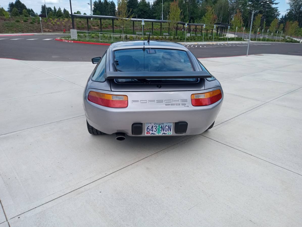 Porsche-928-s4-1989-silver-7