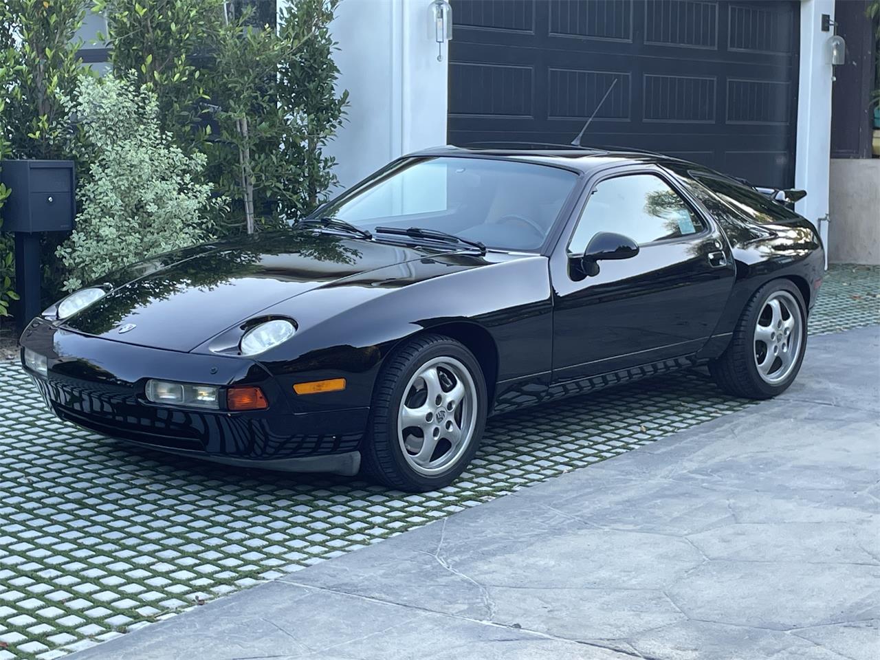 Porsche-928gts-1994-Black-Tan-2