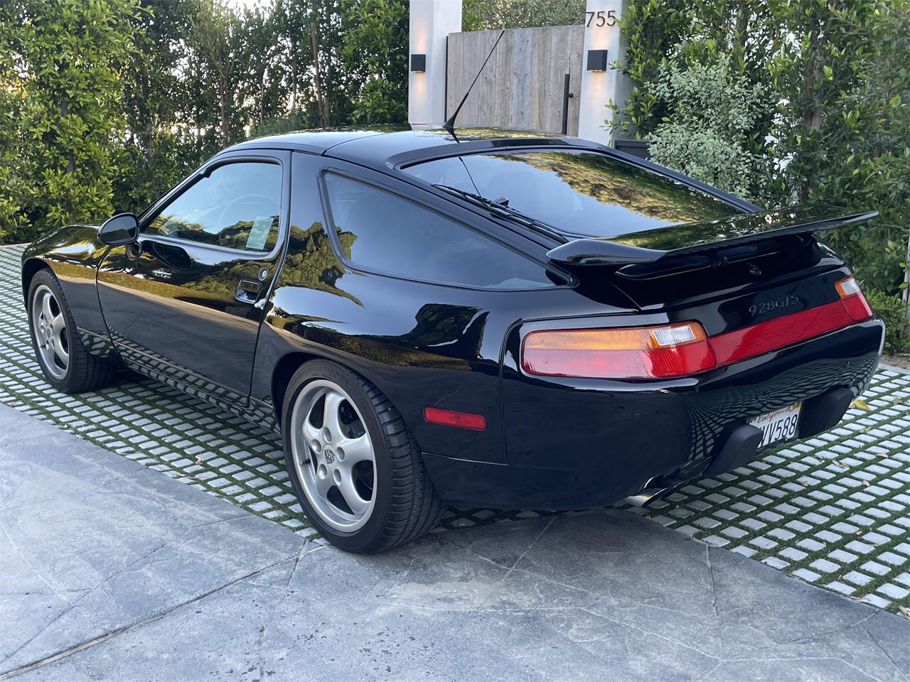Porsche-928gts-1994-Black-Tan-30