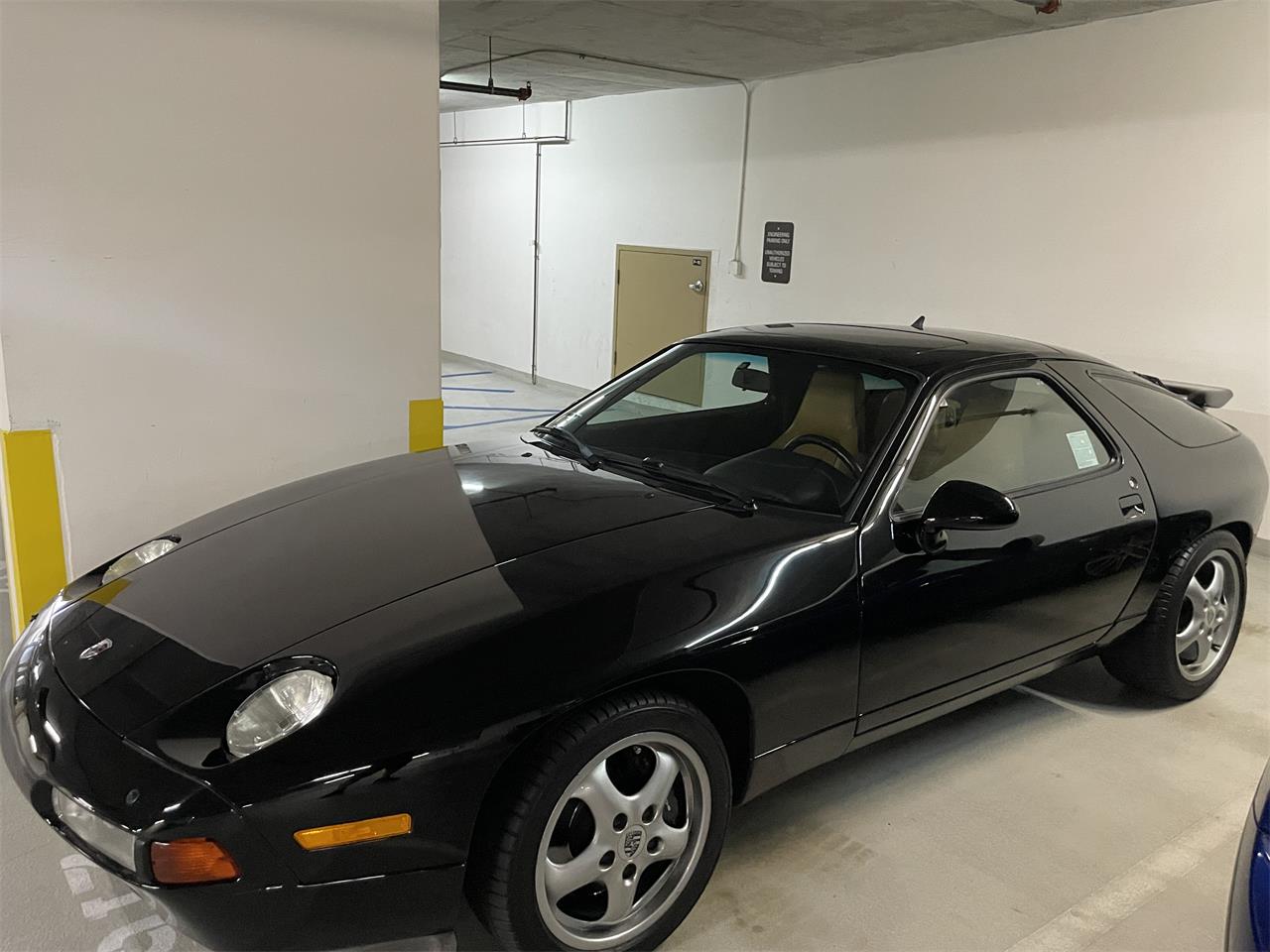 Porsche-928gts-1994-Black-Tan