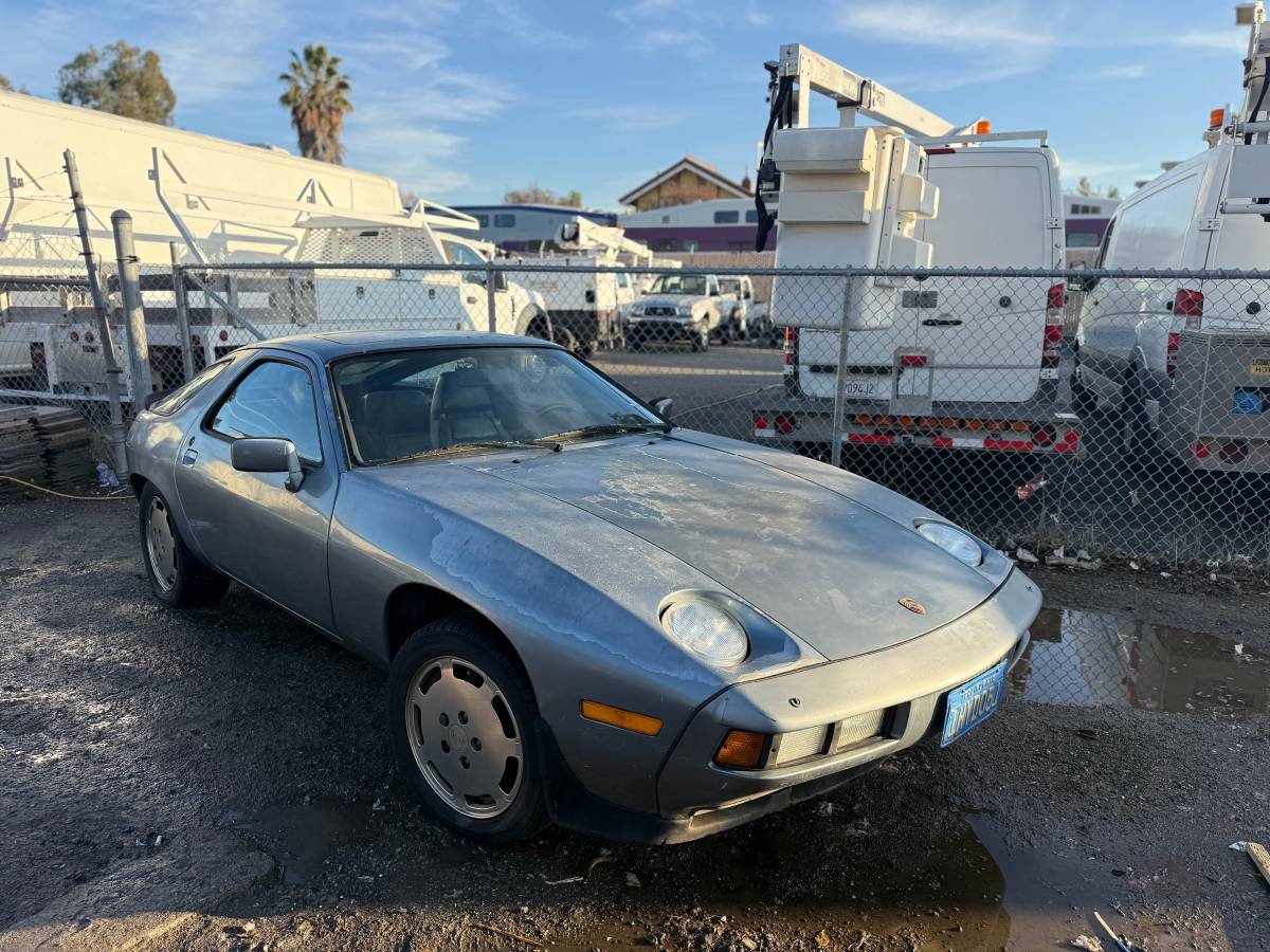 Porsche-928s-1984-3