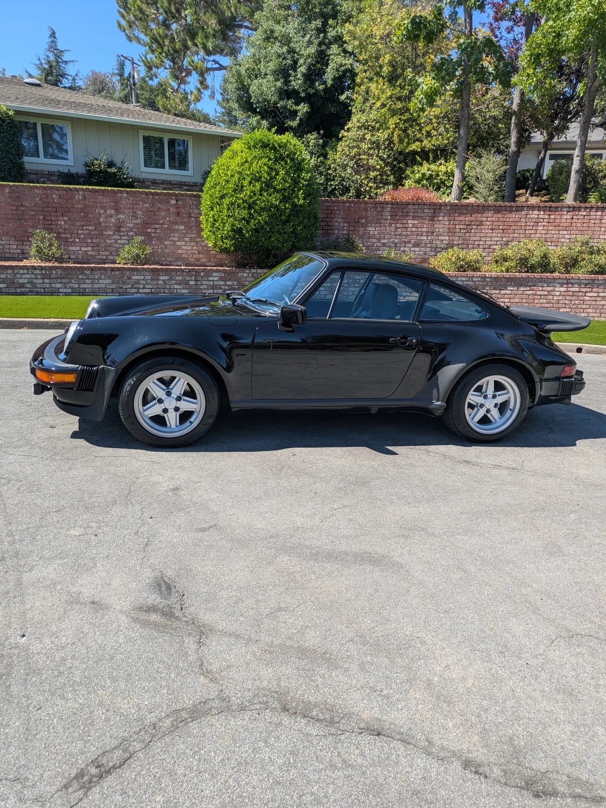 Porsche-930-1976-Black-Black-3