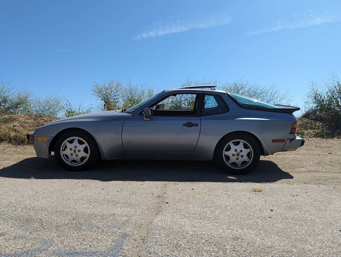 Porsche-944-1986-blue-3