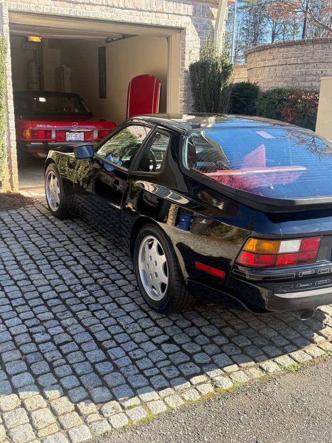 Porsche-944-1989-black-5