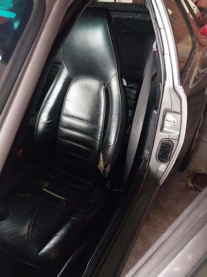 Porsche-944-turbo-1986-3