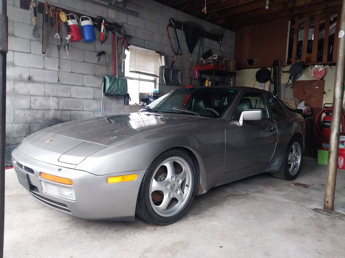 Porsche-944-turbo-1986-5