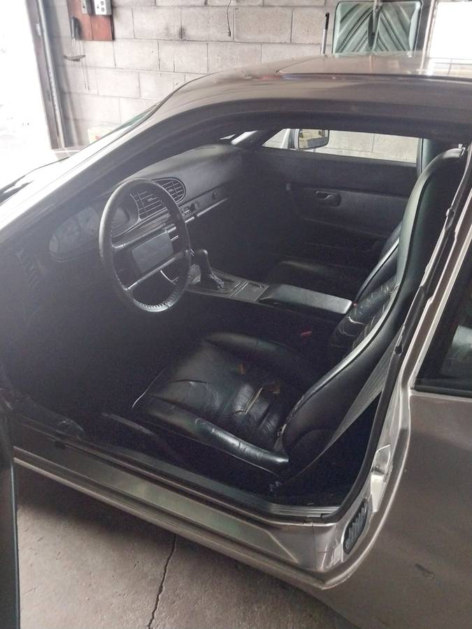 Porsche-944-turbo-1986-7