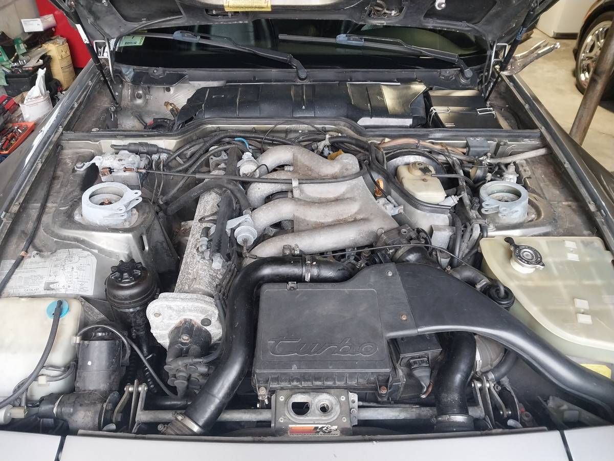 Porsche-944-turbo-1986-8