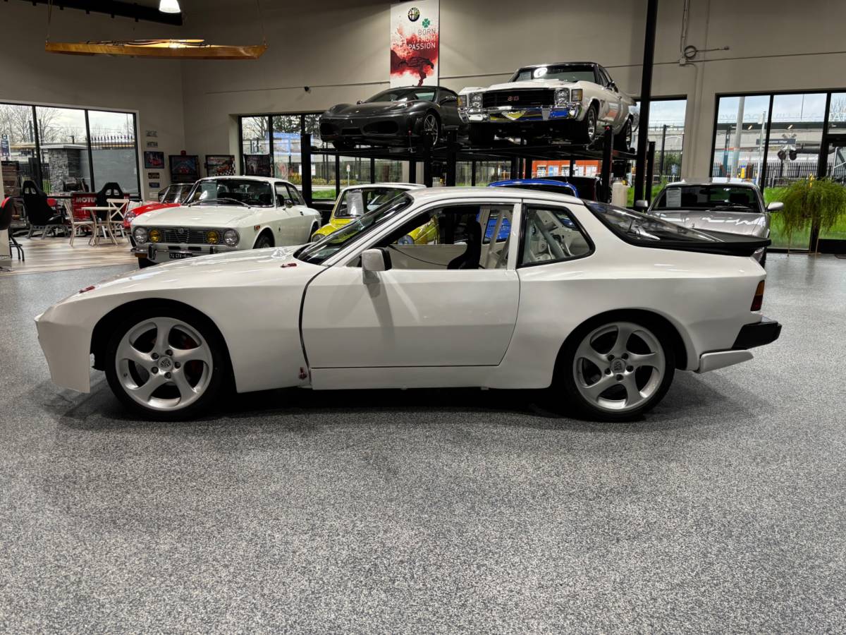 Porsche-944-turbo-1986-white-4