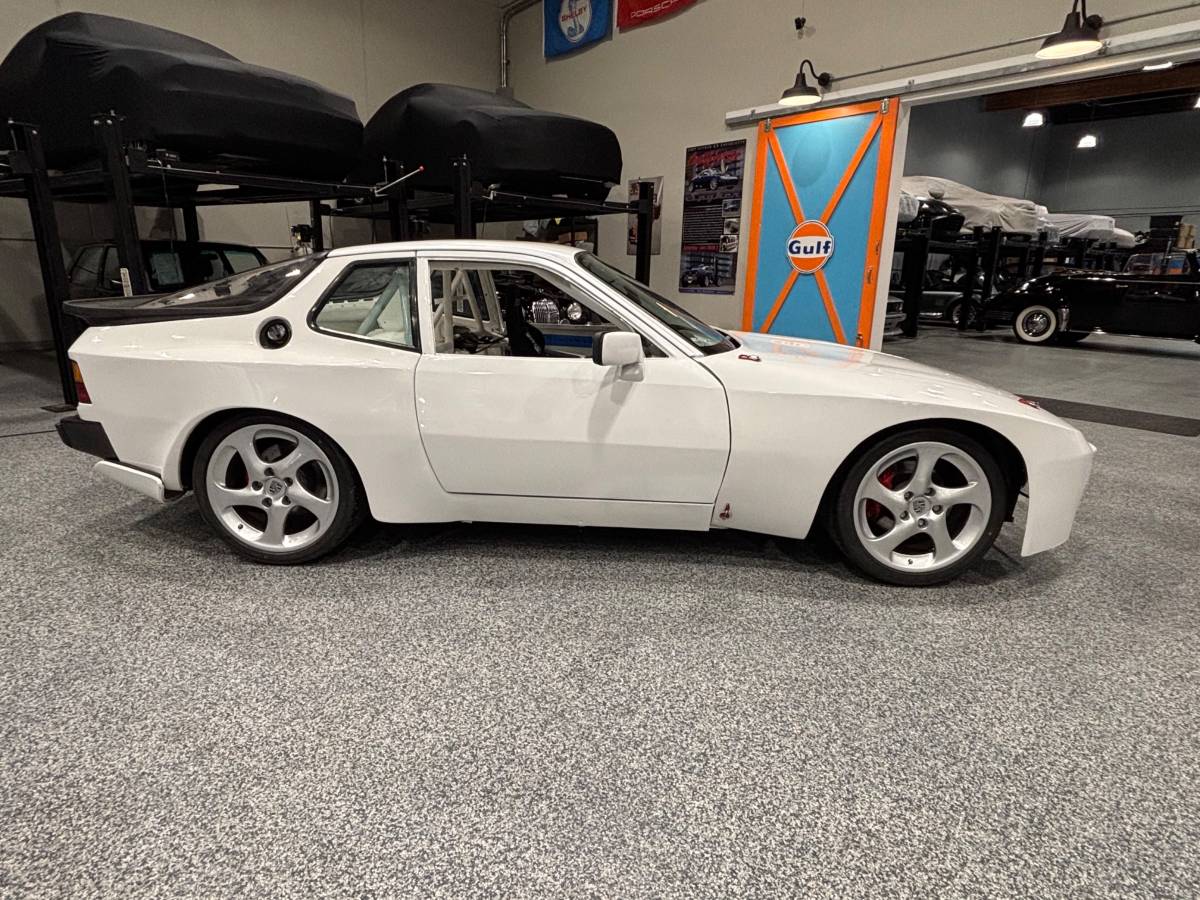 Porsche-944-turbo-1986-white-5