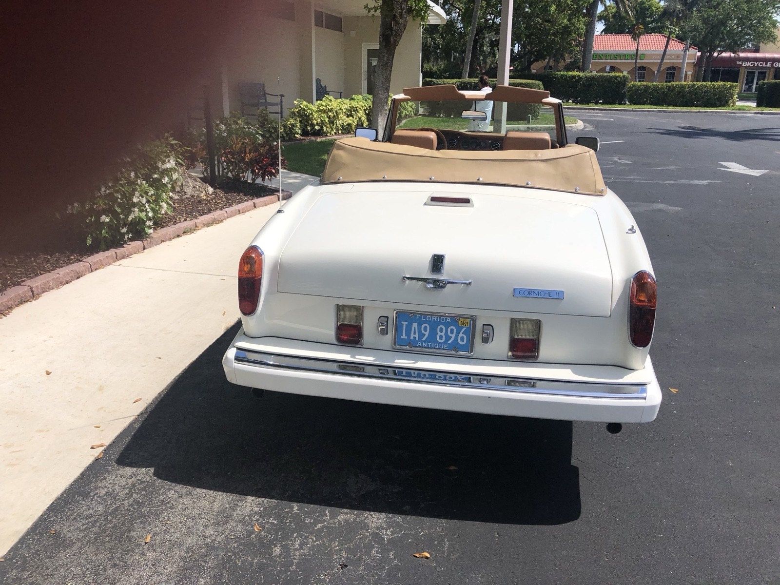 Rolls-Royce-Corniche-1986-15