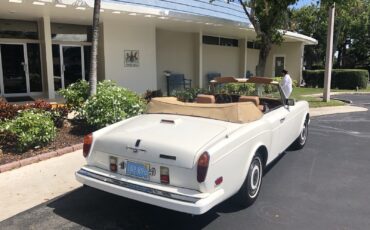 Rolls-Royce-Corniche-1986-16