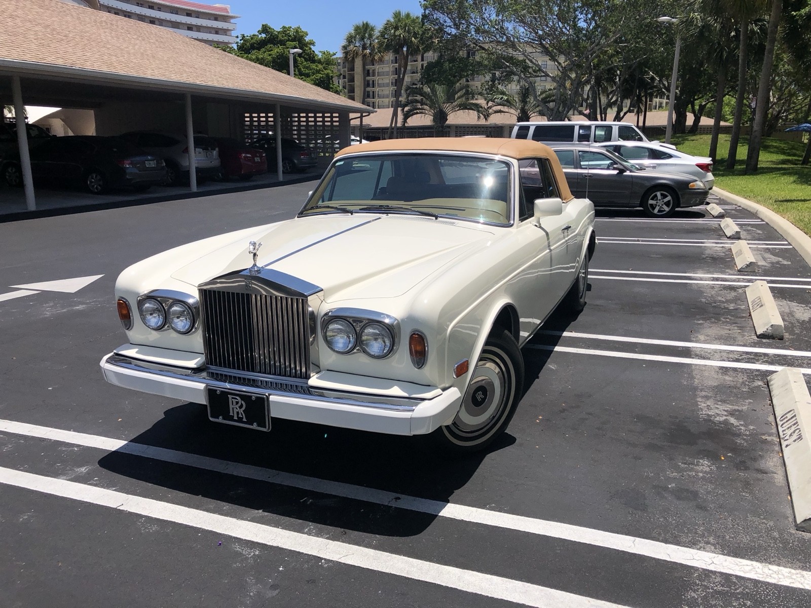Rolls-Royce-Corniche-1986-19
