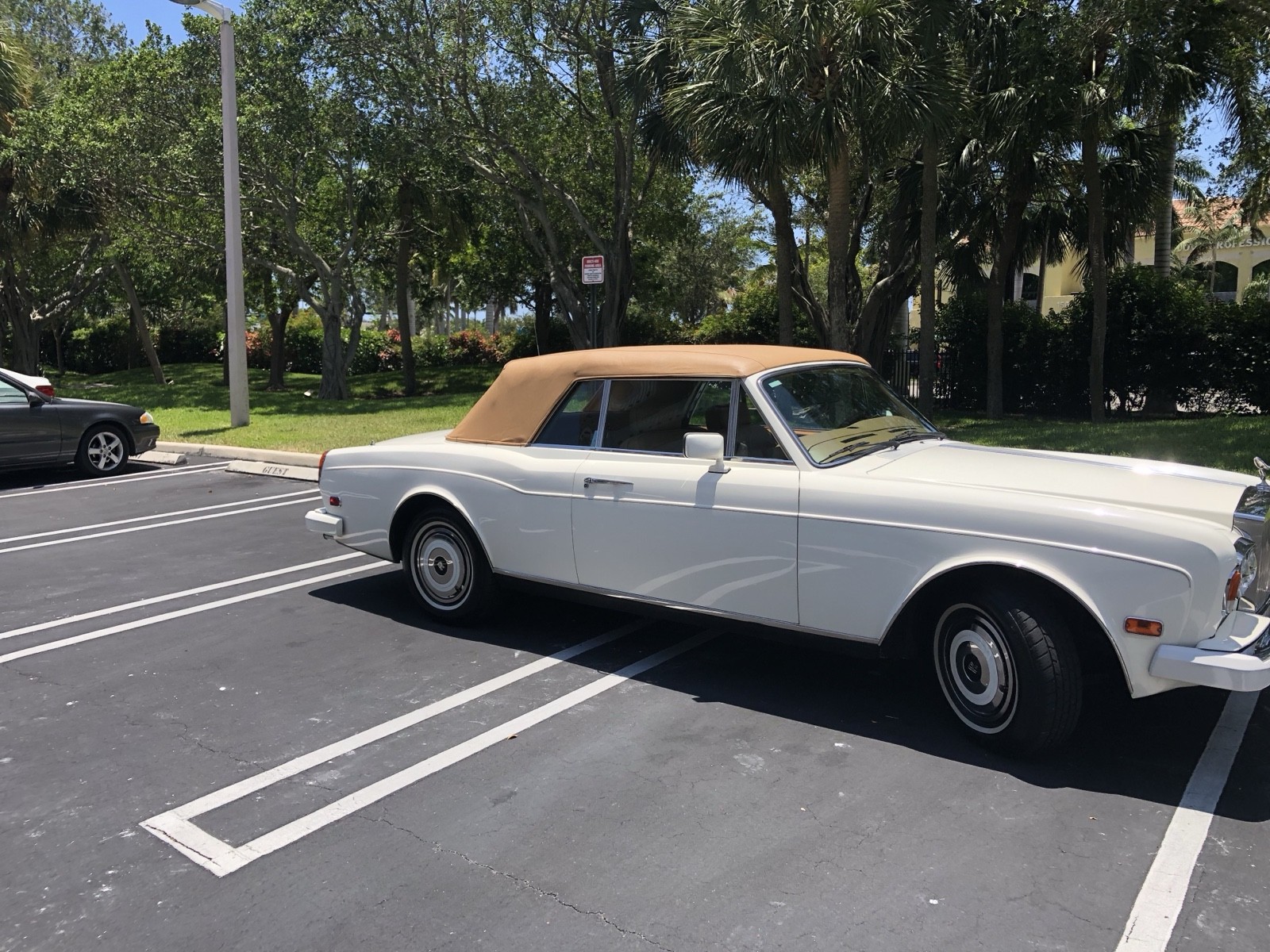 Rolls-Royce-Corniche-1986-21