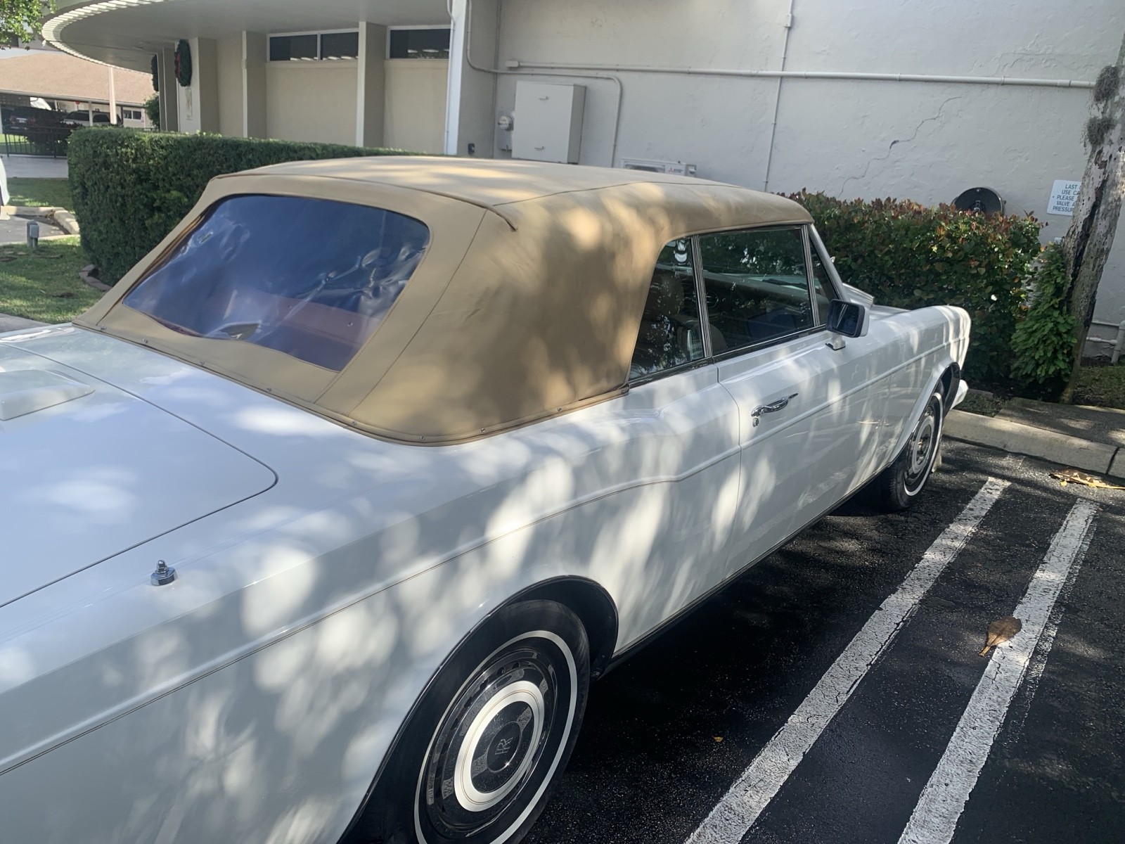 Rolls-Royce-Corniche-1986-3