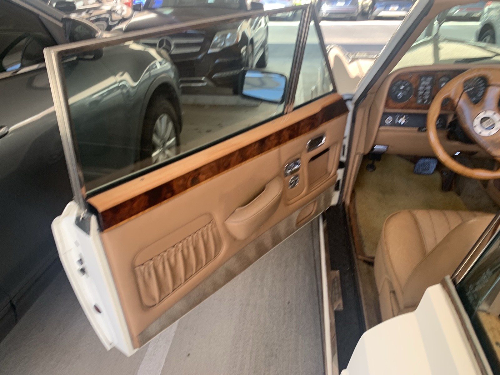 Rolls-Royce-Corniche-1986-32